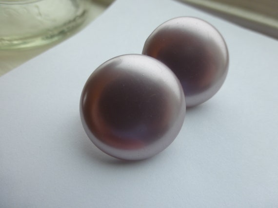 Vintage Lavender Pearl Button Clip-on Earrings - image 4