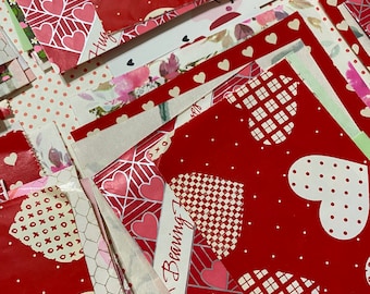 Vintage röda och rosa hjärtan och kärlek omslagspapper 20 restbitar för alla hjärtans dag bröllop älskling skräpjournal efemera