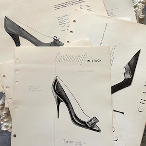 Ik heb meer gevonden! 4 pagina's vintage schoenenverkoper catalogus voorbeeldorderboek rommeljournaal kortstondig papier slaapkamer ijdelheid decor mode couture stijl