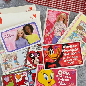 Étiquette-cadeau rose et rouge vintage inutilisée de la culture pop des années 1990 pour les amis de la classe, les amis du journal Barbie, les coeurs de fête d'amour