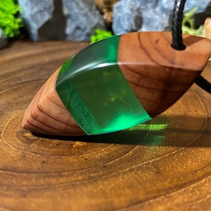 Green Resin Wood Leaf Necklace: Handmade Nature Pendant
