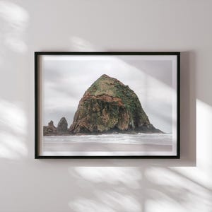 Stampa Haystack Rock – Cannon Beach, Oregon Wall Art, Fotografia di paesaggi costieri su carta opaca, Stampa di spiaggia in diverse dimensioni