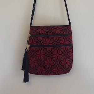 Handmade Palestinian Embroidered Bag – Traditional Crossbody Purse, Red & Black, Boho Ethnic Shoulder Bag, Cultural Gift.