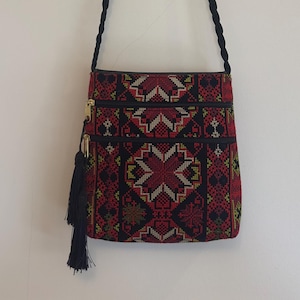 Handmade Palestinian Embroidered Bag – Traditional Crossbody Purse, Red & Black, Boho Ethnic Shoulder Bag, Cultural Gift.