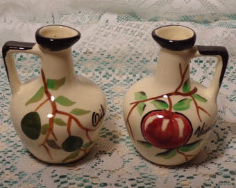 Ensemble de burettes en faïence - Huile et vinaigre de poterie Worthington - 17-505