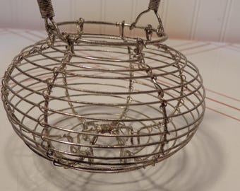 Cesta de huevos miniatura de alambre estilo campestre francés vintage - Mini cesta de huevos primitiva - 26-1017