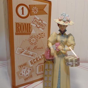 2002 Figurine Avon - Figurine Mrs. PFE Albee Award - SS2002