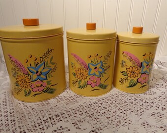 Details about   Vintage Retro Nesting Kitchen Canisters Metal Tin Cans Wood Lids Set of 4 Floral