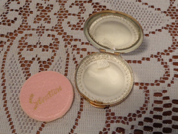 Vintage Stratton Blue and Gold Floral Powder Comp… - image 6