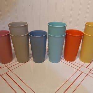 タッパーウェア 約50個 タッパーウェア タンブラー - #873 12オンス - 蓋 #297 - それぞれ