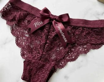 Calcinha fio dental personalizada para noiva, lingerie sob medida para noiva, presente para futura noiva, calcinha fio dental para casamento, presente para despedida de solteira, presente para futura esposa