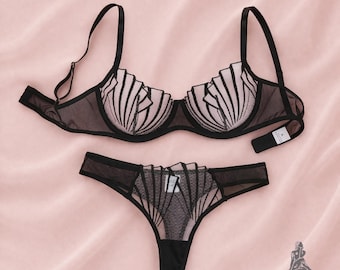 Black embroidered lace lingerie set, 2-piece scallop chest cup, Women's intimate wear, Gift for her, Bridal Lingerie set