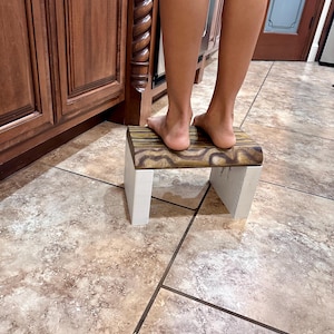 Rustic Wooden Step Stool – Handmade Farmhouse Footstool for Kitchen, Bathroom, or Bedside