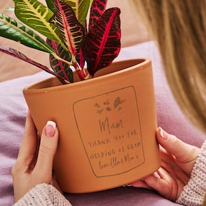 Personalised Mother&#39;s Day Flower Pot Gift – Engraved Terracotta Planter | Plant Pot