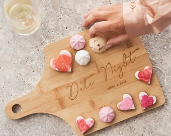 Tableau de service en bois personnalisé Date Night