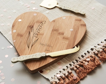 Personalized Birth Flower Bamboo Cutting Board | Birthday Gift |