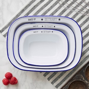 Personalised 'Baked By' Enamel Pie Dish Gift Set image 1