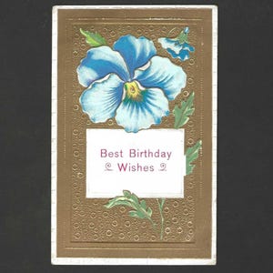 Pensée bleue sur fond doré carte postale d'anniversaire ancienne non utilisée, années 1910