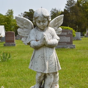 Carte de correspondance vierge avec photo "Monument du jeune ange" au cimetière