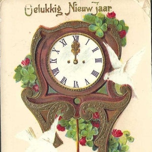 Horloge carte postale du Nouvel An néerlandaise et colombes avec trèfle à quatre feuilles Gelukkig Nieuw Jaar - Horloge minuit