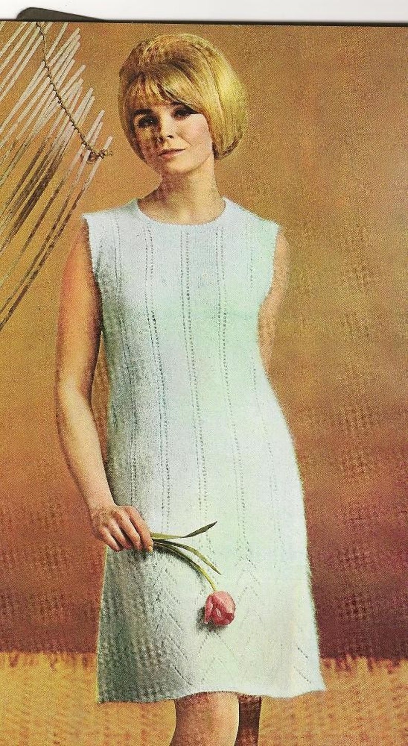 STITCHCRAFT Magazine August 1968 Fashions for late Holidays and early Autumn great vintage designs