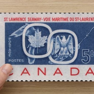 Timbre du Canada de la Voie maritime du Saint-Laurent sur un carton vierge – Coopération Canada États-Unis