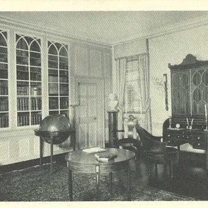 Carte postale vintage The Library at MOUNT VERNON 1940 Image en noir et blanc - Slogan de l'exposition universelle de New York