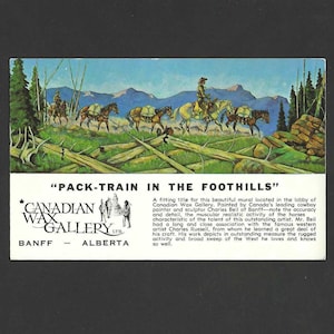 Canadian Wax Gallery Pack-train de cartes postales vintage inutilisées dans la fresque des contreforts dans le hall des années 1960 à Banff, en Alberta