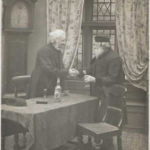 Auld Lang Syne Photo of Two Old Friends in Handshake Paroles Ancienne amitié Carte postale du Nouvel An 1911 Bamforth Publishing