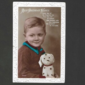 Carte postale d'anniversaire ancienne jeune garçon Vraie carte postale photo garçon avec chien dalmatien en peluche des années 1910