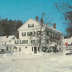 Curtis House Inn WOODBURY Connecticut Inn en hiver - carte postale vintage - image chromée 1970