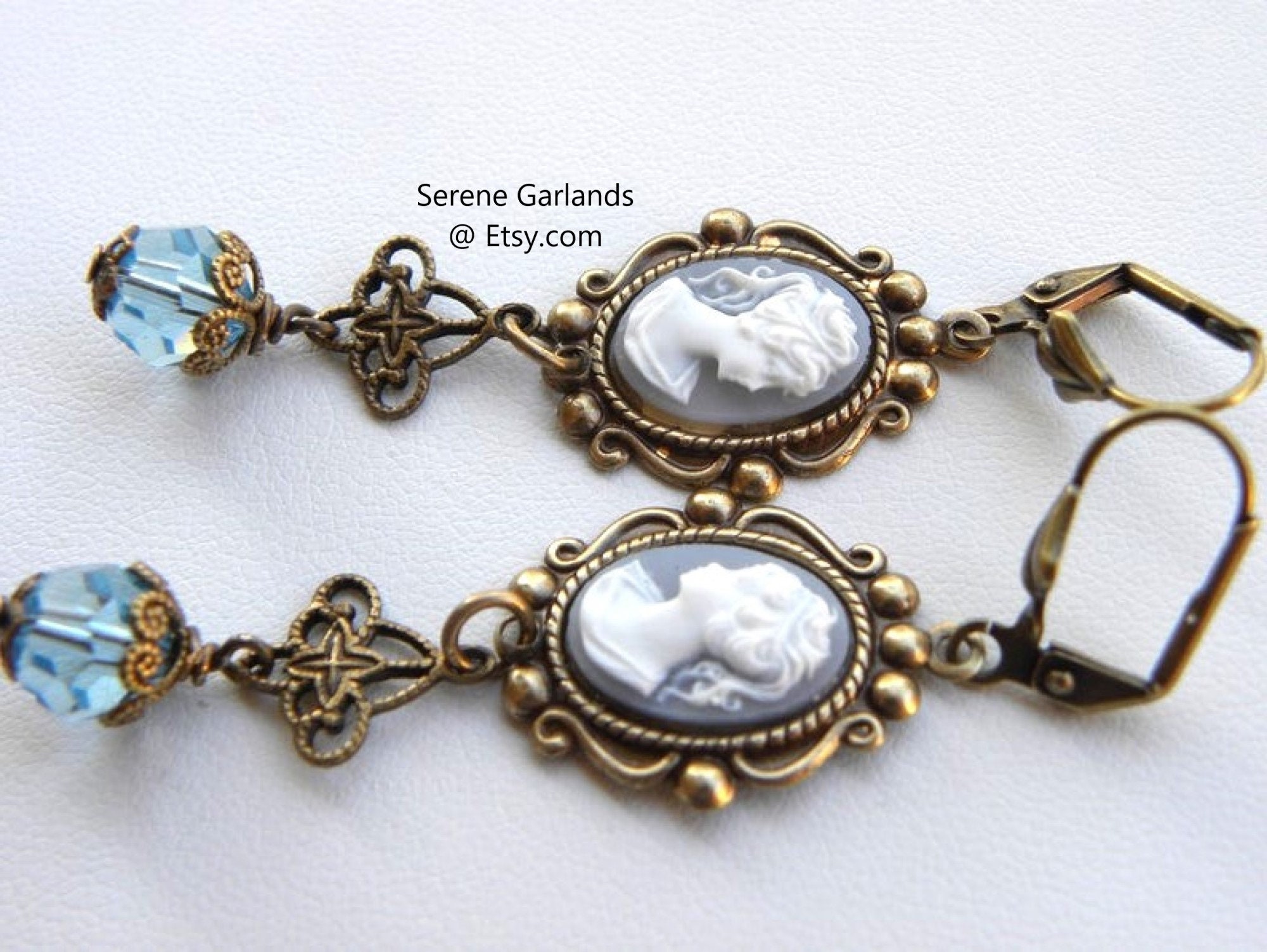 アクセサリー Cameo pendant and earrings Denim Blue Cameo Earrings: Swarovski Crystal Dangles