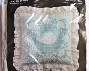 Charmin Chainstitching Pillow Kit Seashell sur Aqua #35-20