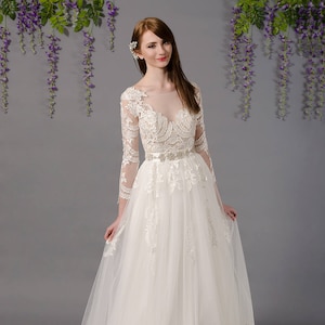 Ready to ship - Keyhole back lace wedding dress, long sleeve wedding dress, bridal gown with tulle skirt.