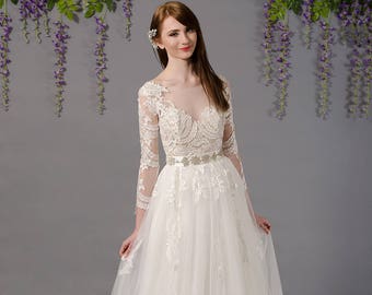 Ready to ship - Keyhole back lace wedding dress, long sleeve wedding dress, bridal gown with tulle skirt.