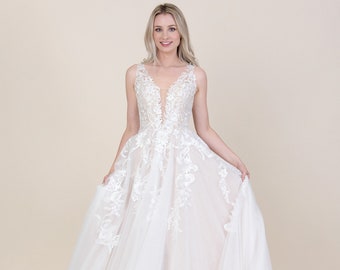 Sleeveless wedding dress bridal gown lace bridal dress lace bridal gown lace wedding gown lace dress wedding