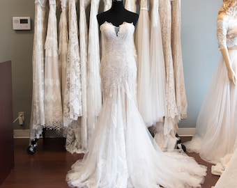 Strapless lace wedding dress sequins wedding dress bridal gown lace bridal dress lace bridal gown lace wedding gown lace dress wedding