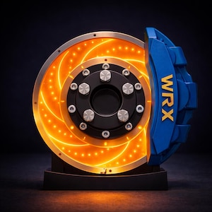 Può includere: Un set di tre tazze in ceramica con finitura opaca e macchiettata. Le tazze sono nei toni del crema, grigio chiaro e grigio scuro. Ogni tazza ha un design semplice e minimalista.