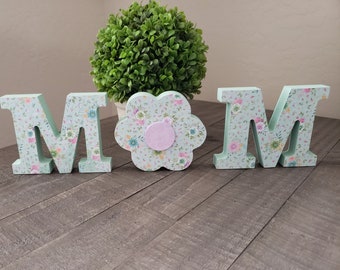 Wooden Letters MOM - Mother's Day - Mom's Day - Flower - Shelf