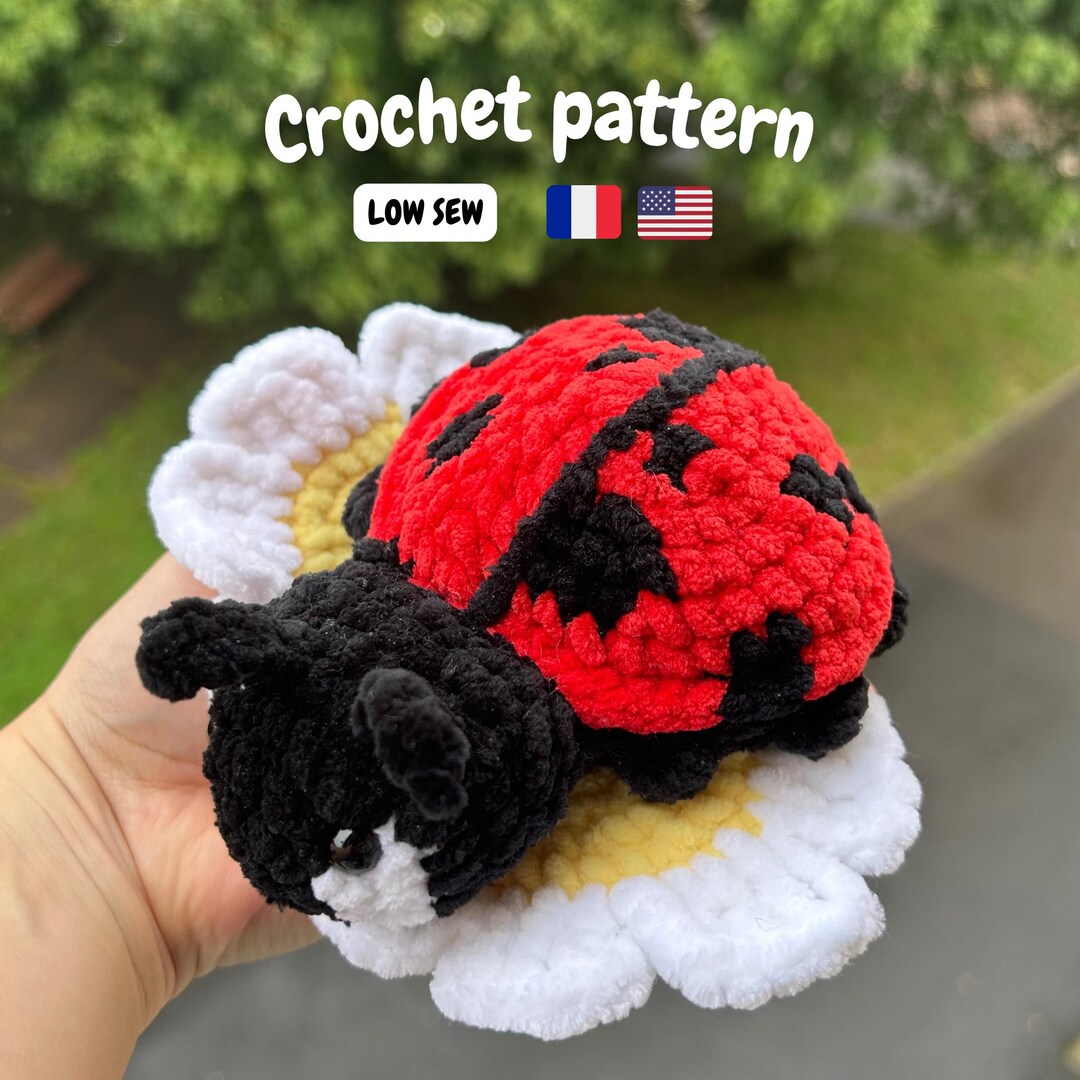 Crochet Pattern Ladybug on Daisies - Ladybug Amigurumi Flower Decor ...