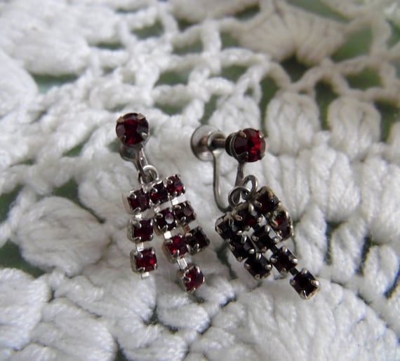 Antique/Vintage 40s/50s Garnet Screw Back Dangle … - image 2