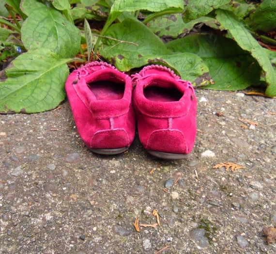 90s Raspberry Suede Minnetonka Moccasins Hippie B… - image 4