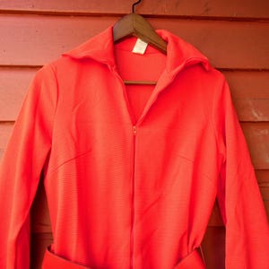 60s/70s Electric Tomato Butterfly Collar Mod Mini Dress 10 M Zip Up Belted Fitted Shift Dress