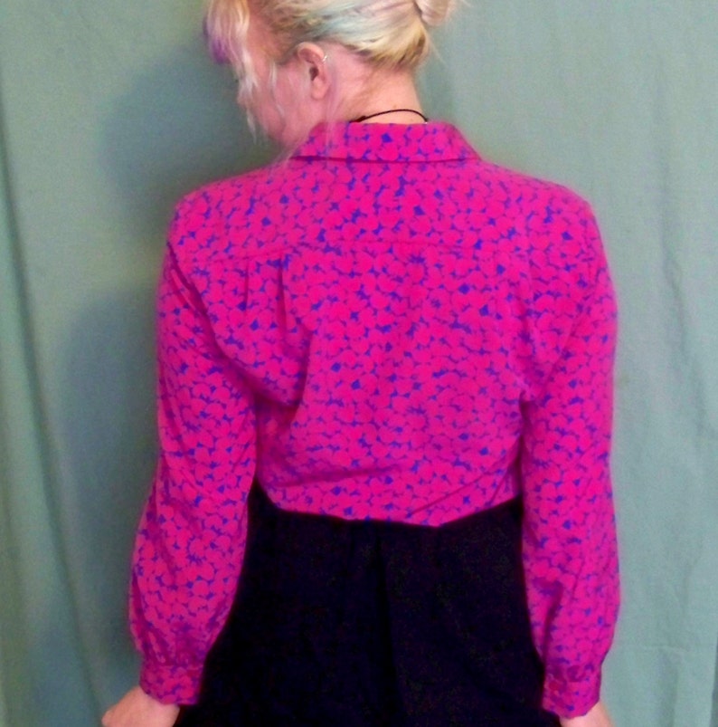 80s Psychedelic Working Girl Bold Pattern Polyester Ladies Blouse by Pendleton
