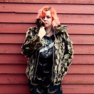 50s/60s Radiant Raccoon Fur Coat Zip Up Classic Boho Warm Winter Jacket M