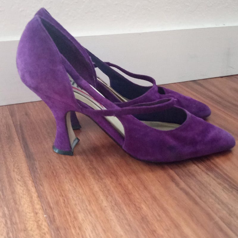 Vintage Suede Kitten Heels (6)