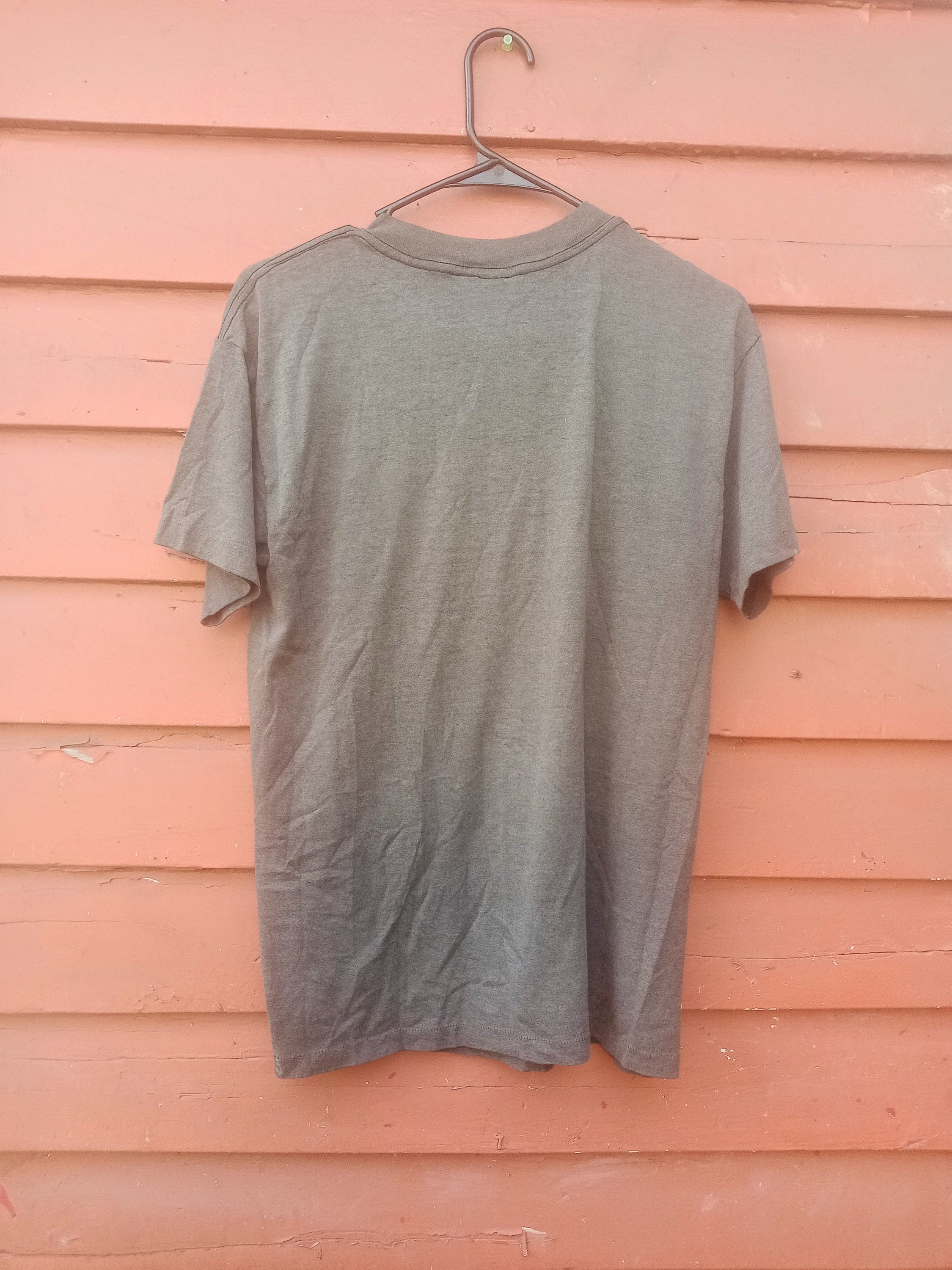 ★ PISCESS★ Vintage Summer T-Shirt Charcoal 5006091562 80s/90s Charcoal Fish Puff Paint Pisces Tshirt L - Etsy
