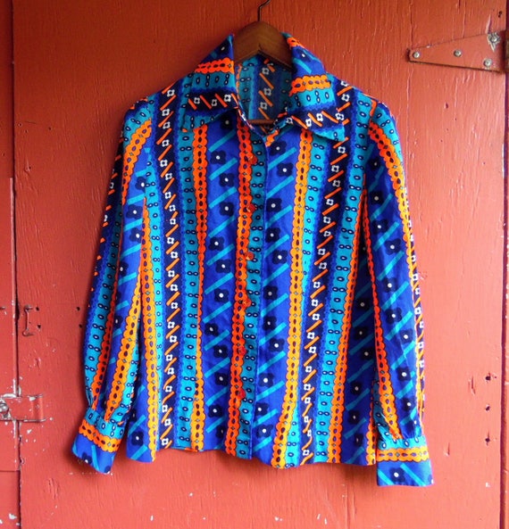60s/70s Electric Blue and Tangerine Floral Blouse… - image 3