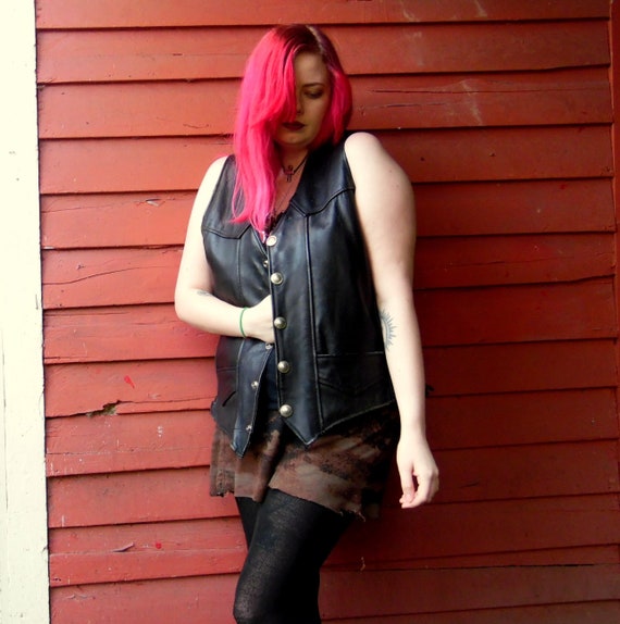 70s/80s Vintage Black Leather Motorcycle Vest Buff