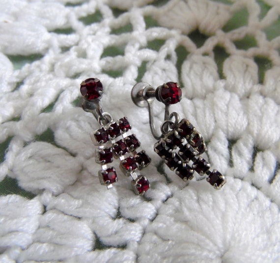 Antique/Vintage 40s/50s Garnet Screw Back Dangle … - image 3